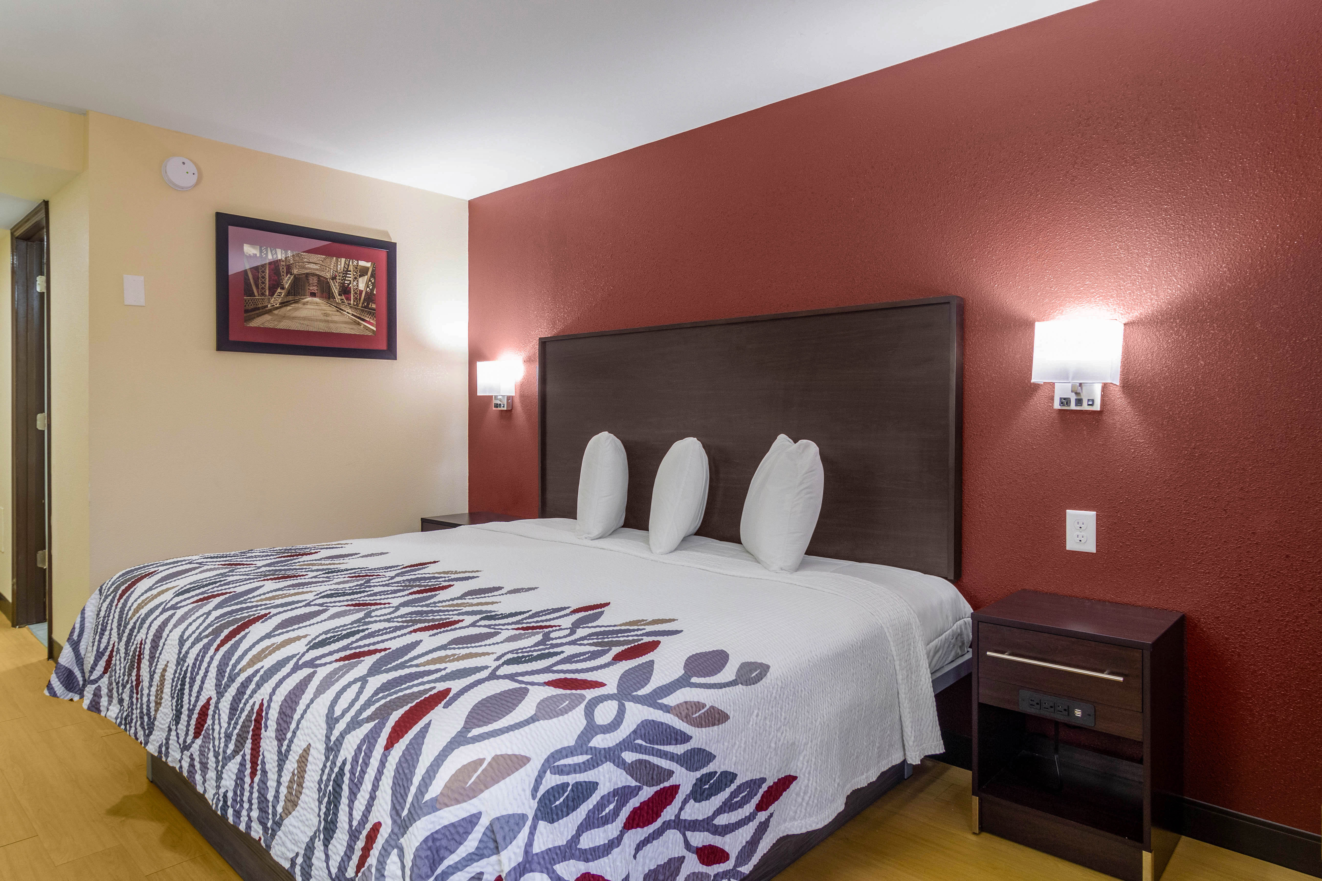 غرفة قياسية بسرير كينج، Red Roof Inn Perrysburg 2/5