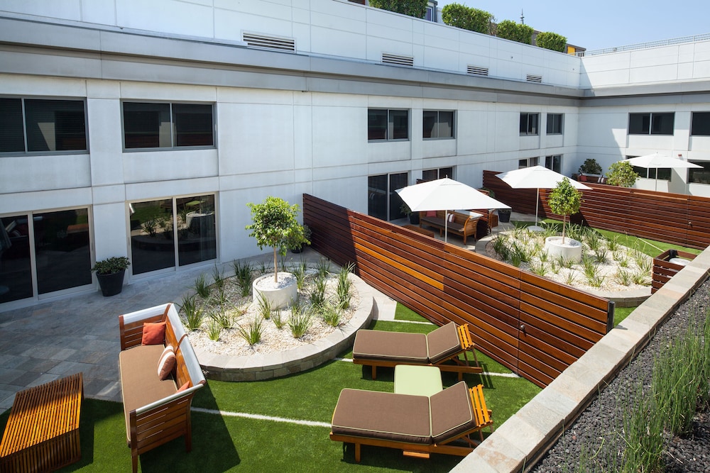 Sls Hotel A Luxury Collection Hotel Beverly Hills 34/41