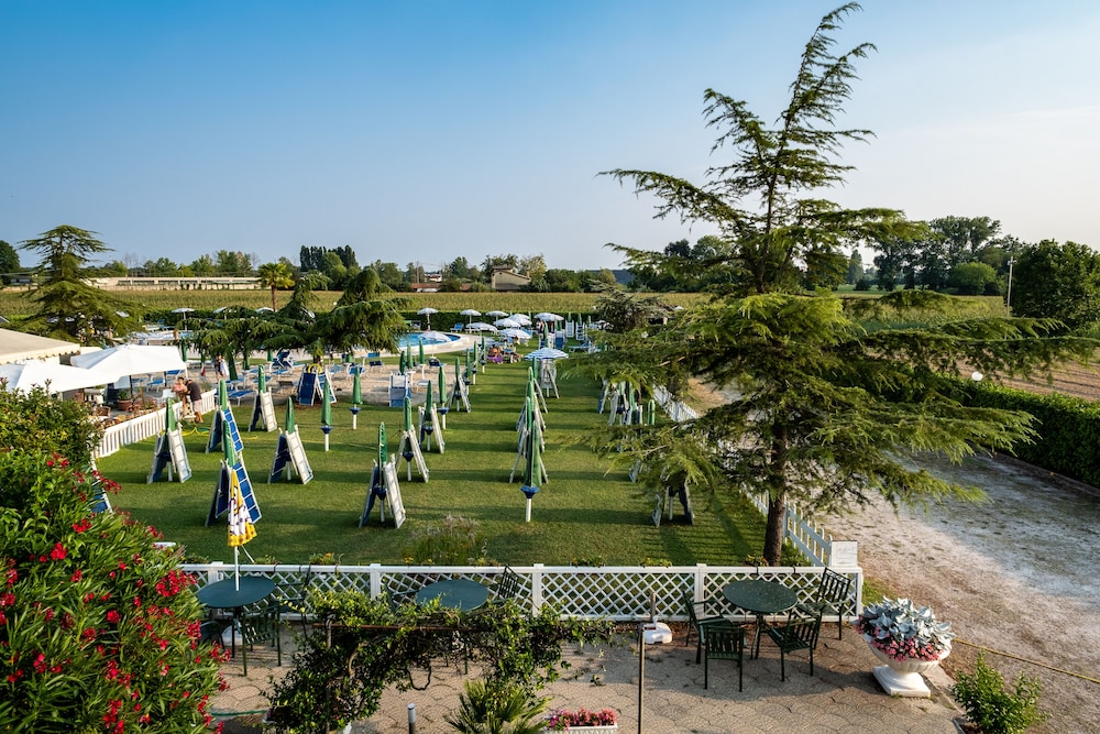 Hotel Villa Sara 44/60