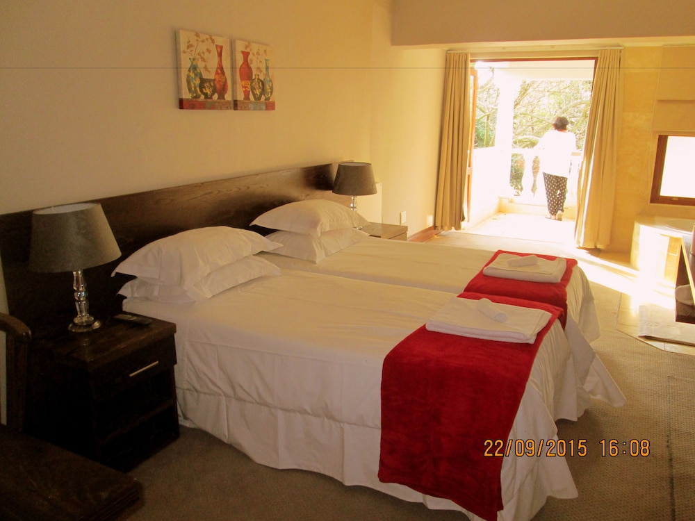 OR Tambo Guest House 27/49