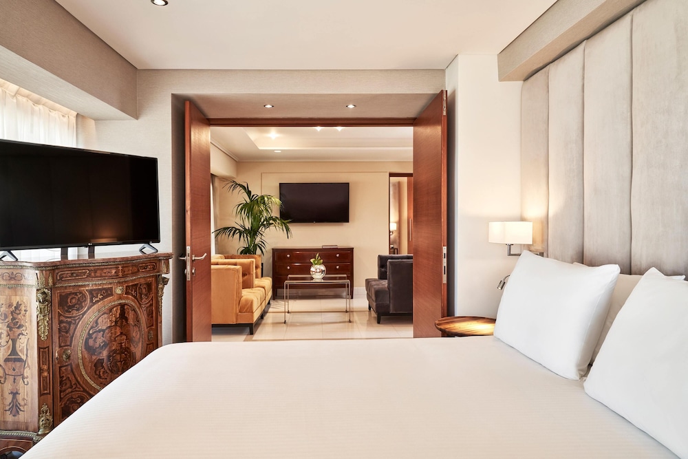 Bellevue On The Beach Suites 14/31