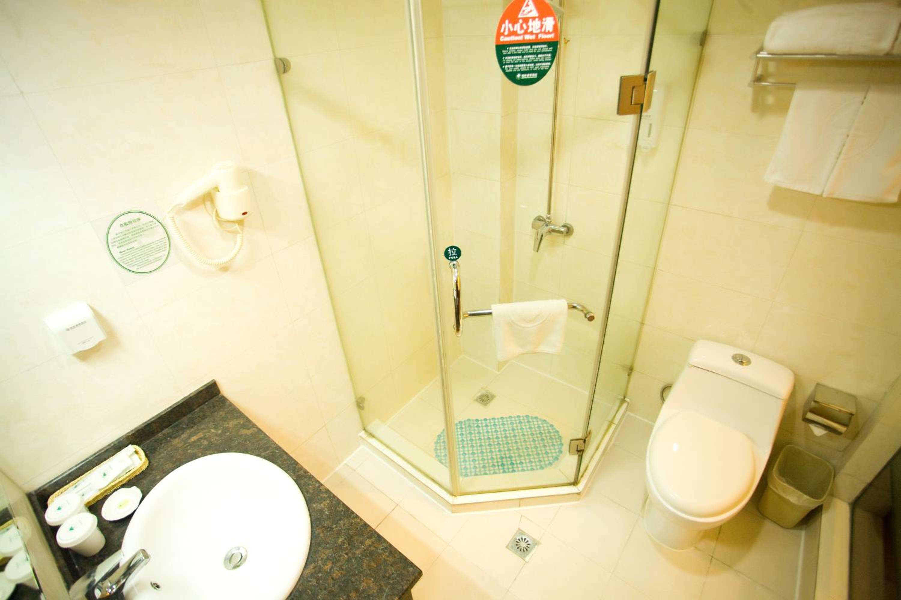 Family, 1 Double and 1 Single Bed, Greentree Inn Shanghai Meilan Lake Hutai Road Express Hotel 3/4