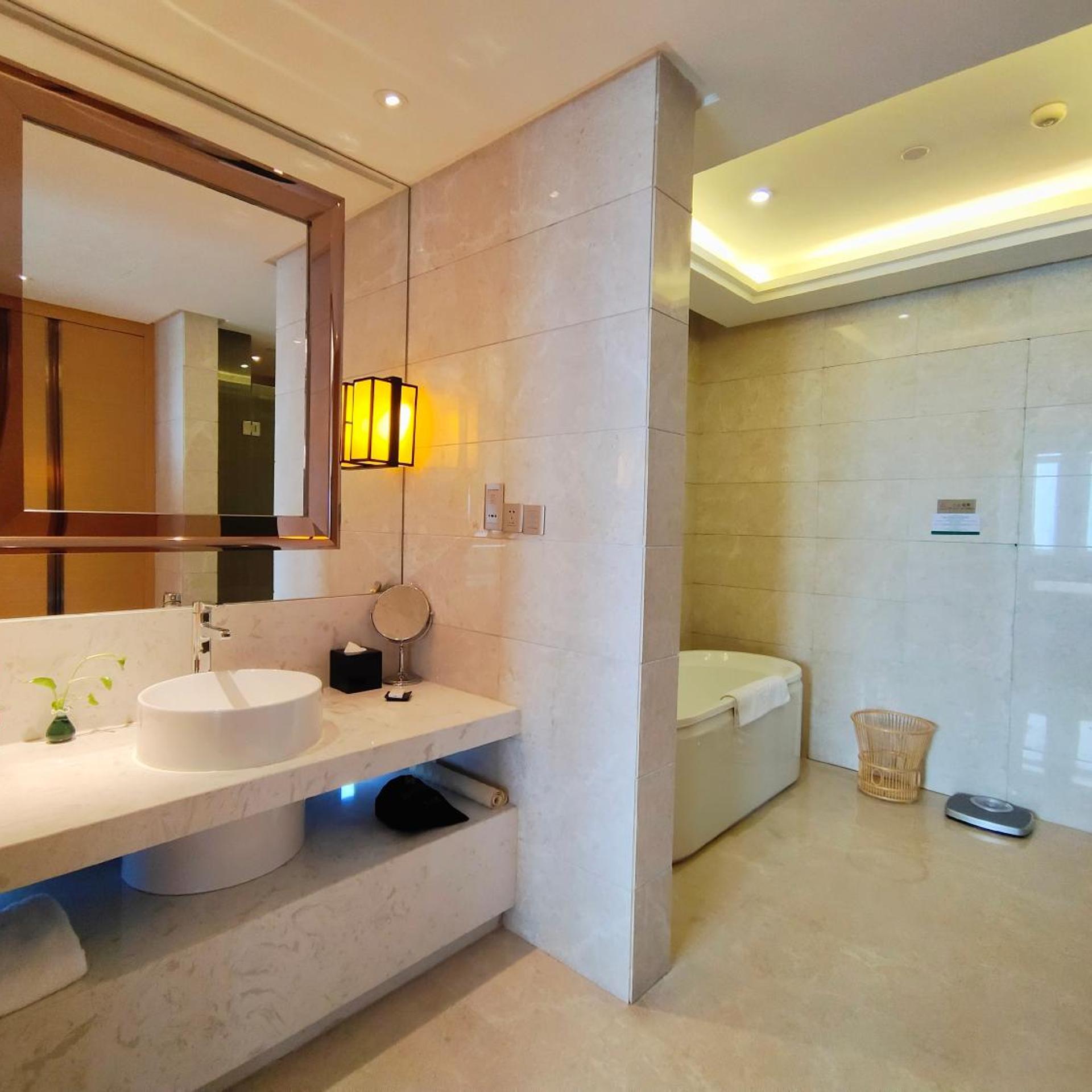 Firth Jinling Grand Hotel 70/75