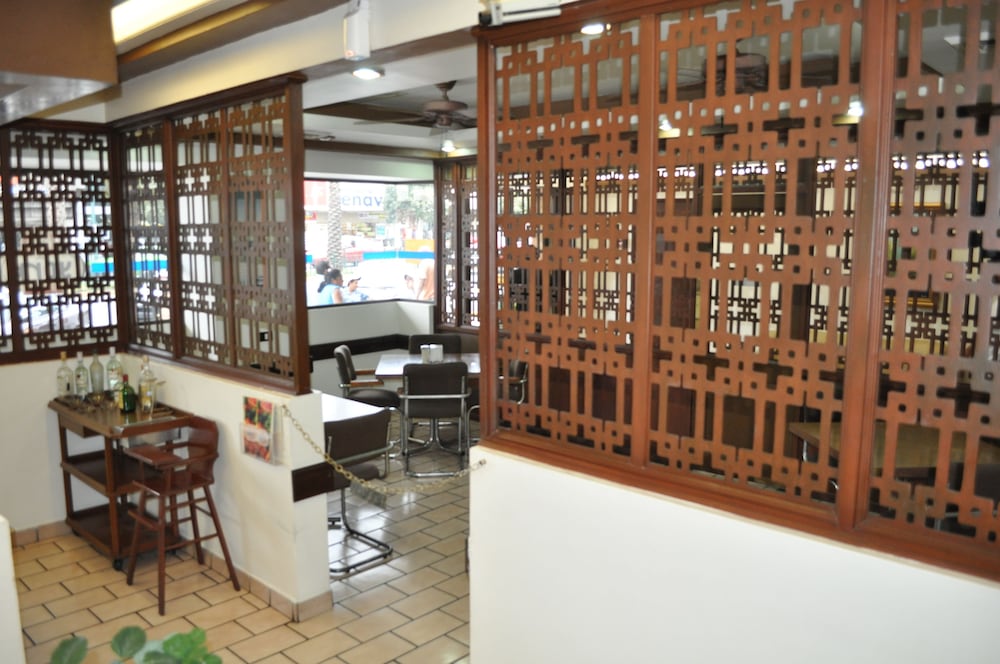 HOTEL 5A AVENIDA 30/34