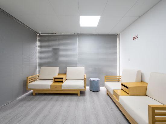 Home Inn (Fuzhou Financial Street Wanda Plaza) 18/33