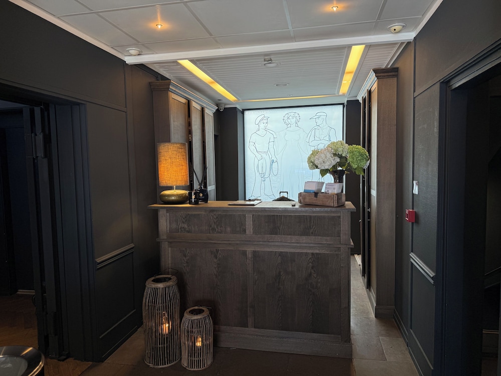 Hotel Maritime 7/45
