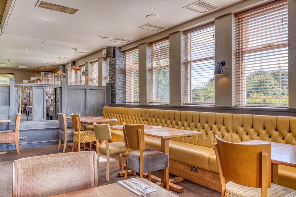 Premier Inn Basingstoke West (Churchill Way) hotel 26/37