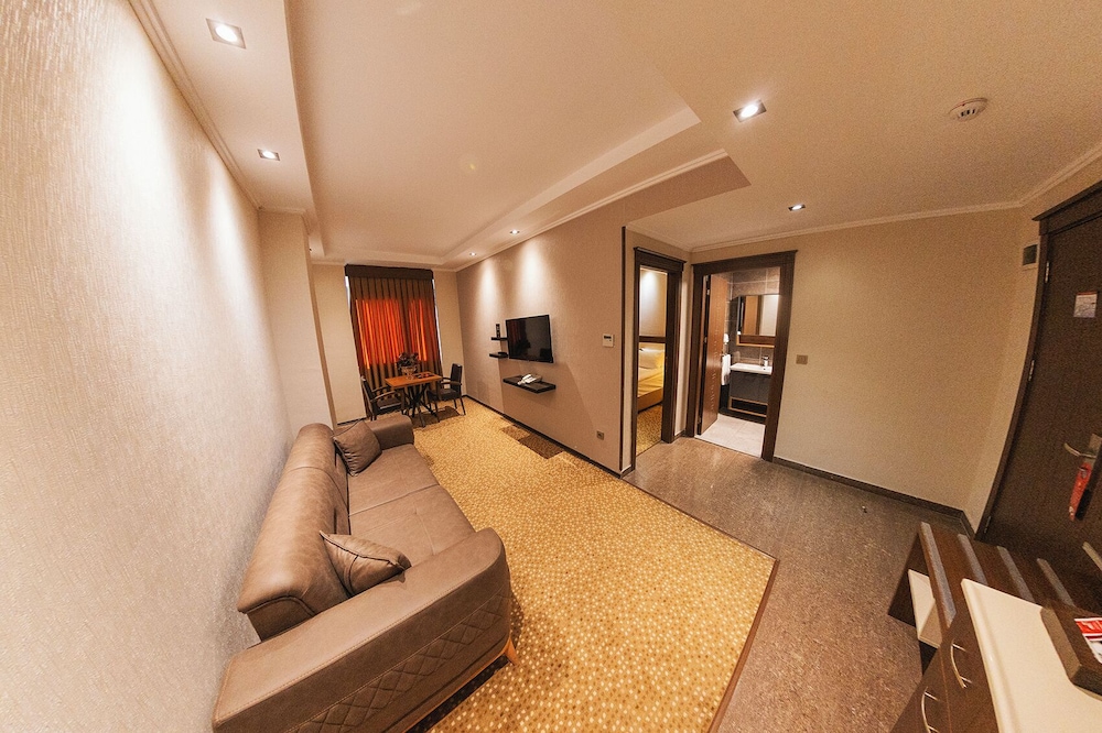 Elit Class Hotel 7/22