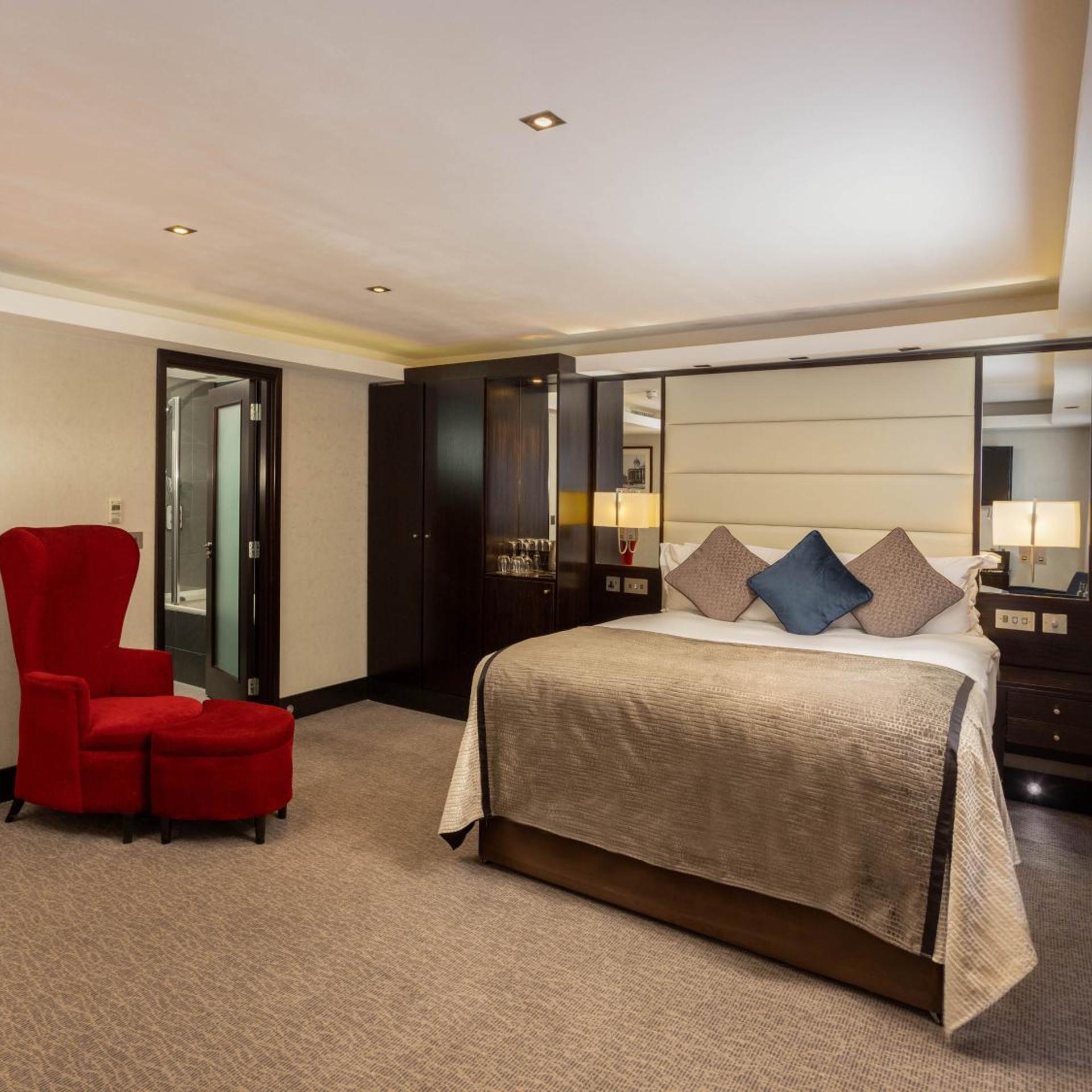 Montcalm, Club, King Bed