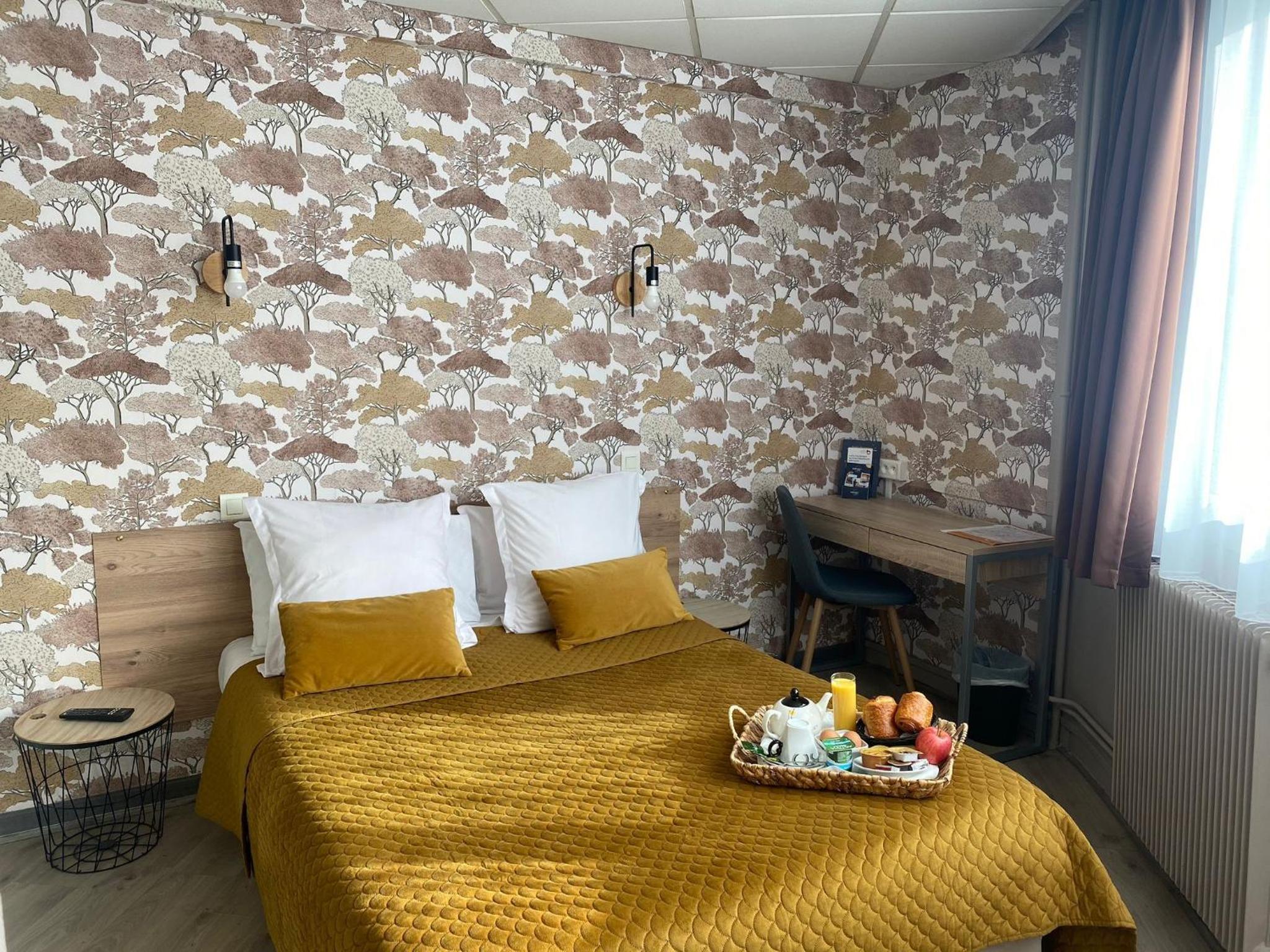 HOTEL FOCH 23/42
