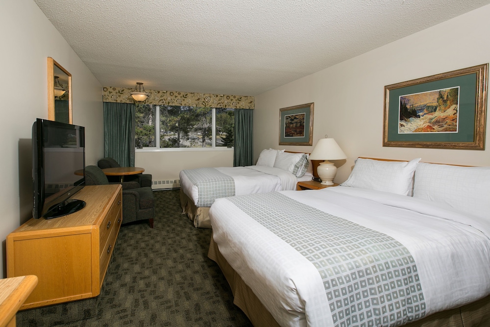 Mountaineer Lodge 22/67