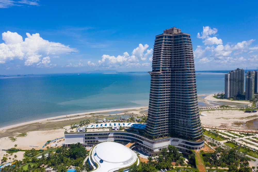 Forest City Marina Hotel 63/66
