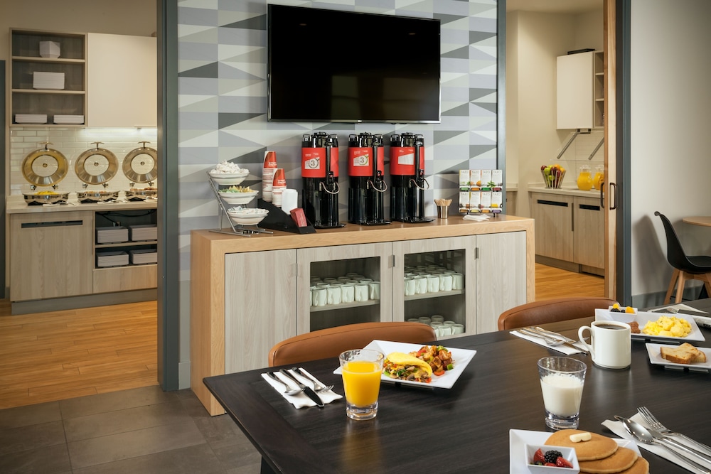 Hyatt House Anchorage 52/62