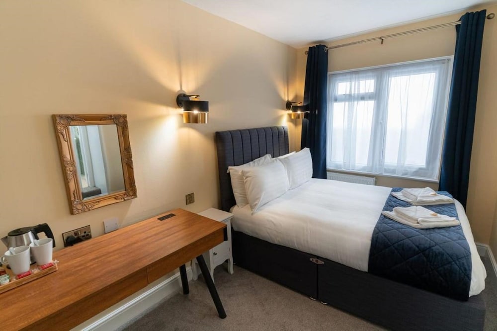 The Pier Hotel 22/80