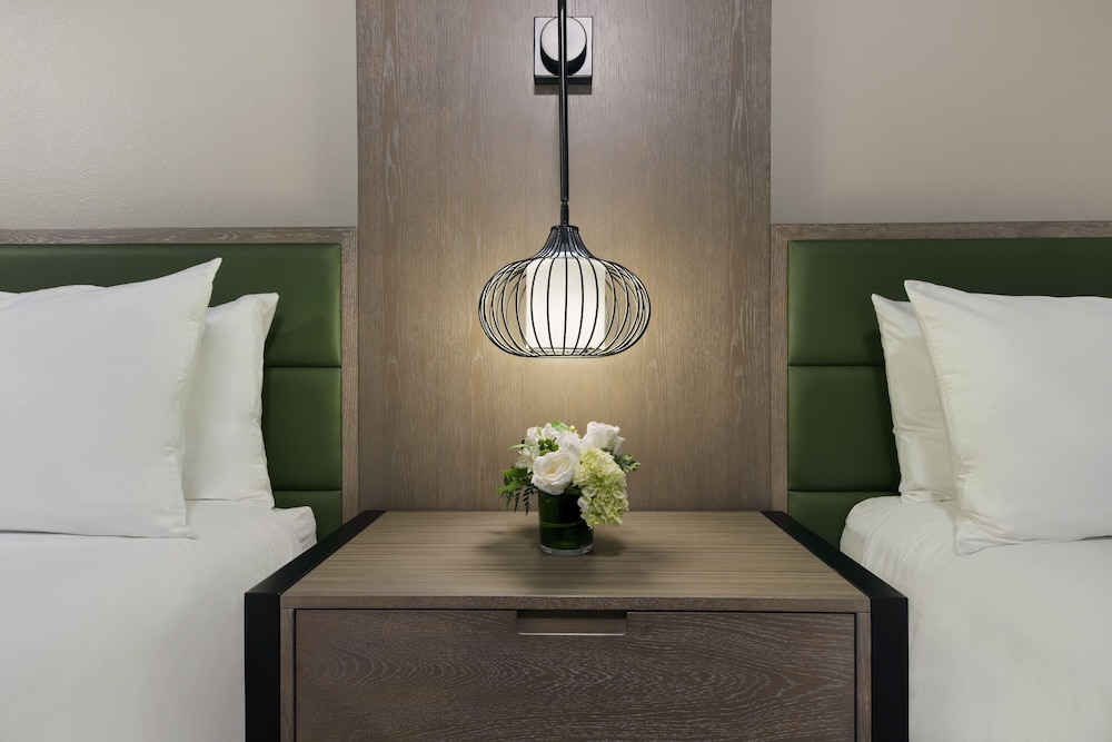 Oxford Suites Paso Robles 46/54