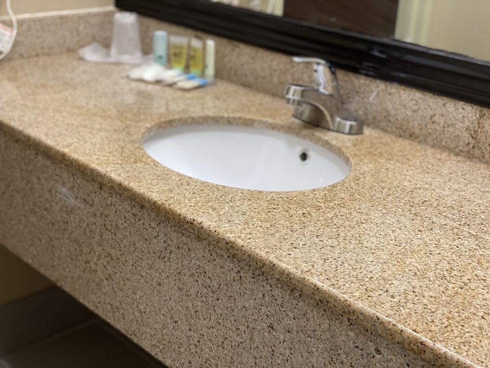 Quality Inn & Suites Woodstock Near Lake Geneva 9/15