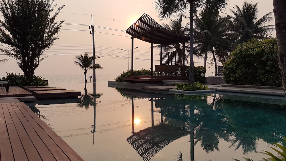 Pranaluxe Pool Villa Holiday Home 36/41