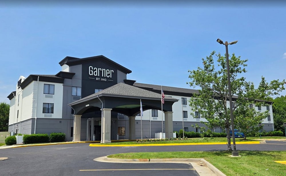 La Quinta Inn Suites Richmond Kings Dominion 40/44