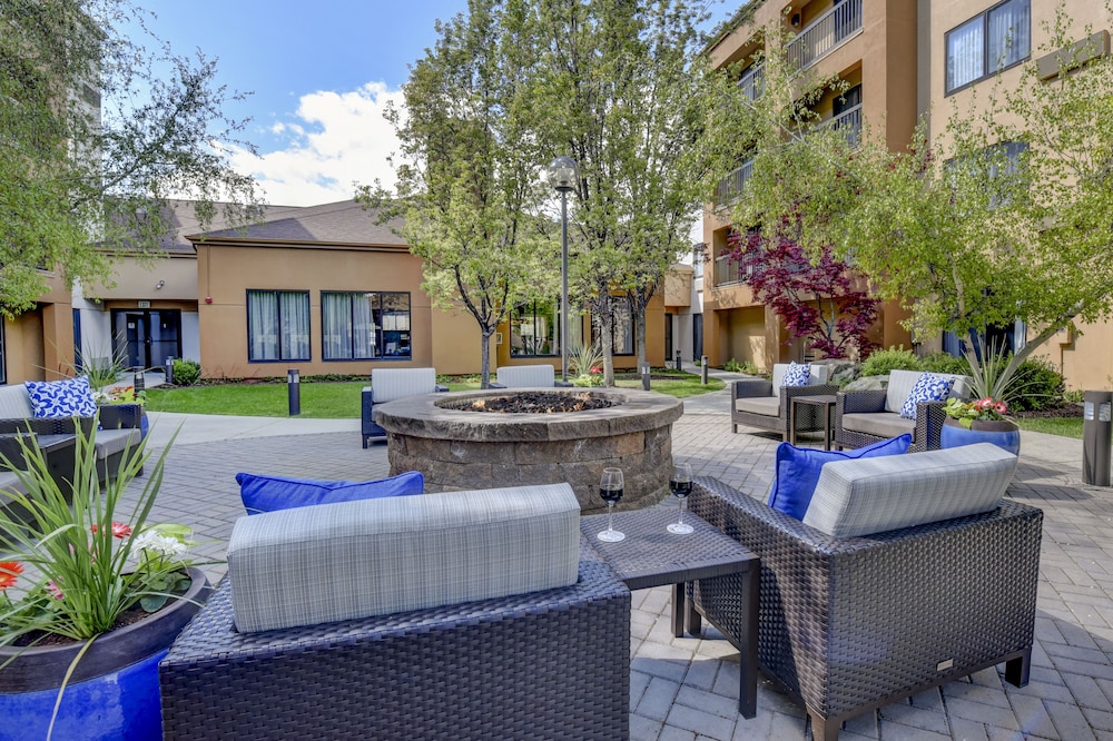Courtyard By Marriott Downtown Boise 5/58