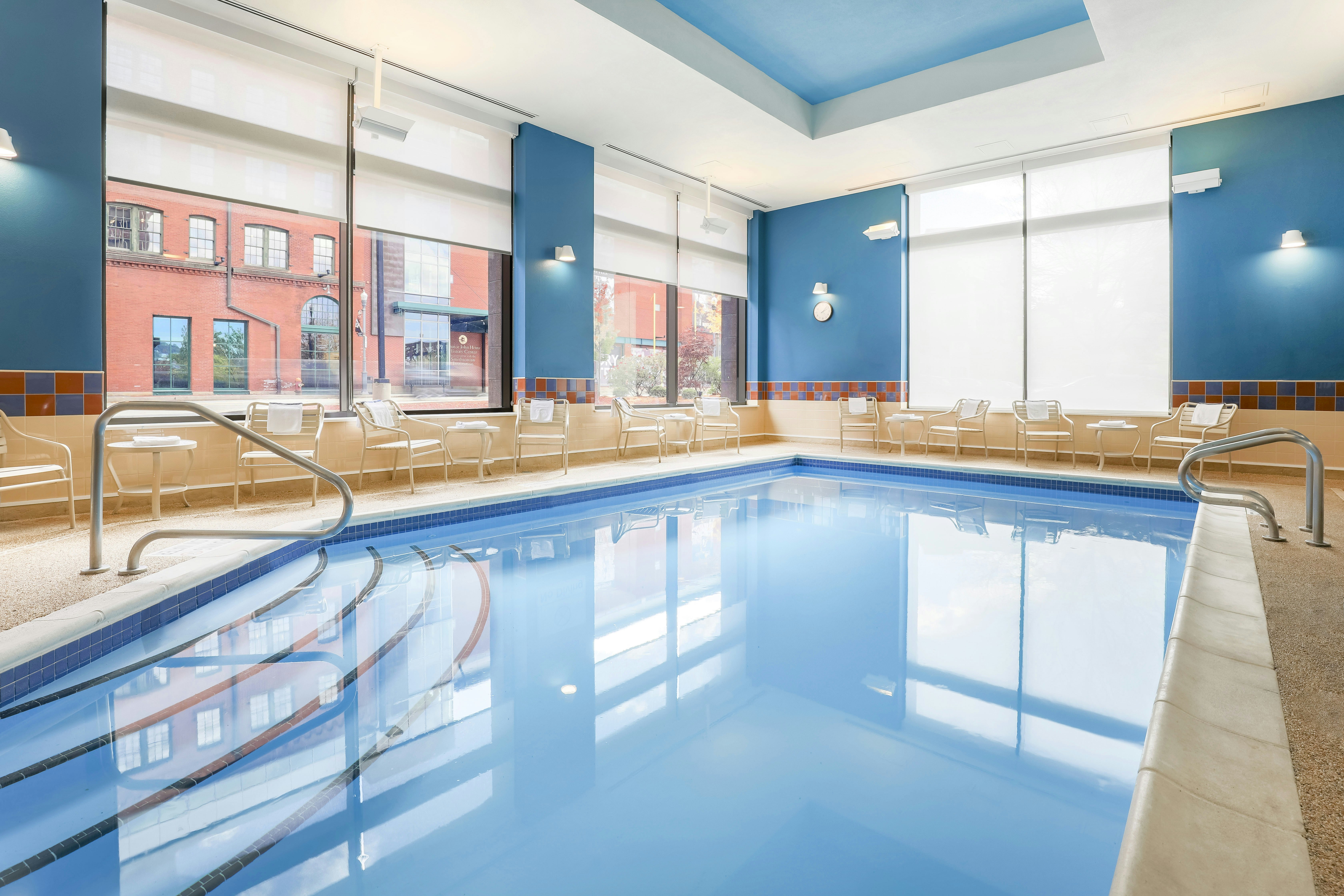 Hampton Inn Suites Pittsburgh Downtown 25/47
