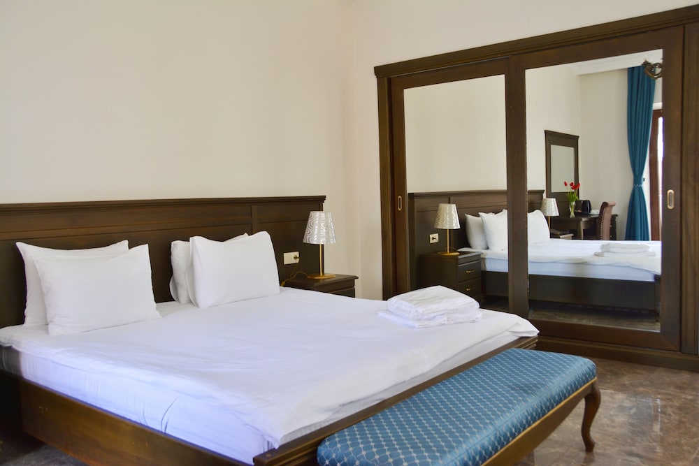 Hotel O. Galogre 29/64
