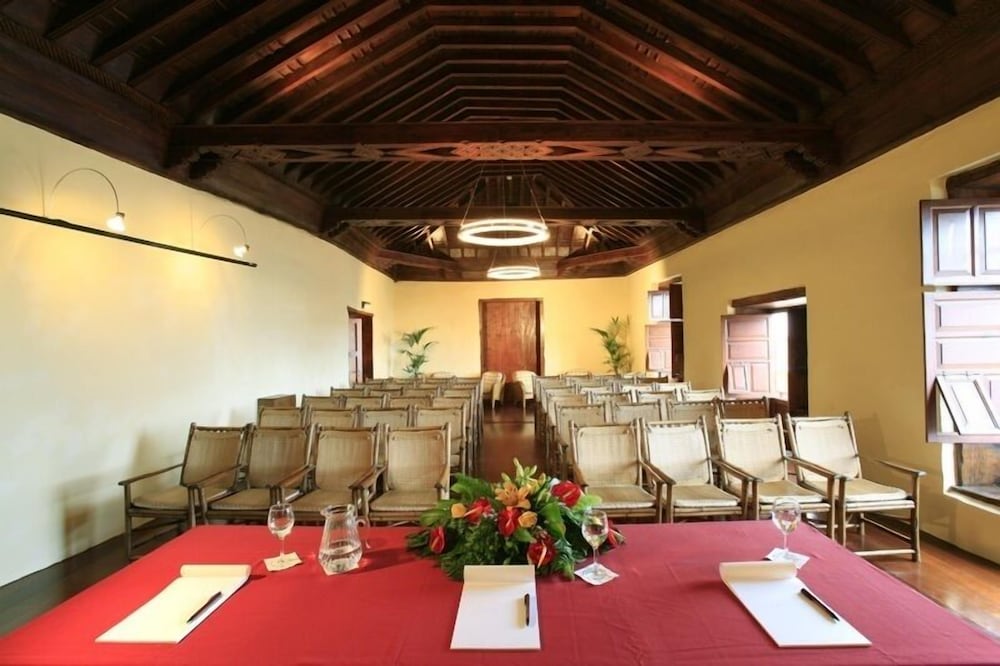 Hotel LIVVO La Quinta Roja 58/67