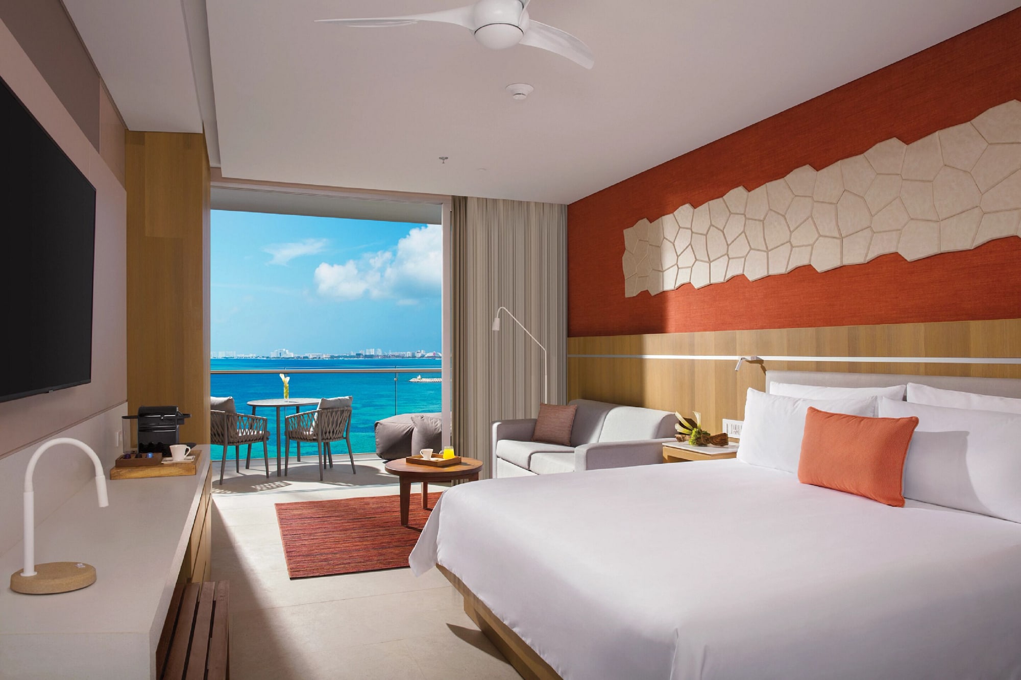 PREFERRED CLUB, DELUXE, KING BED, OCEAN VIEW