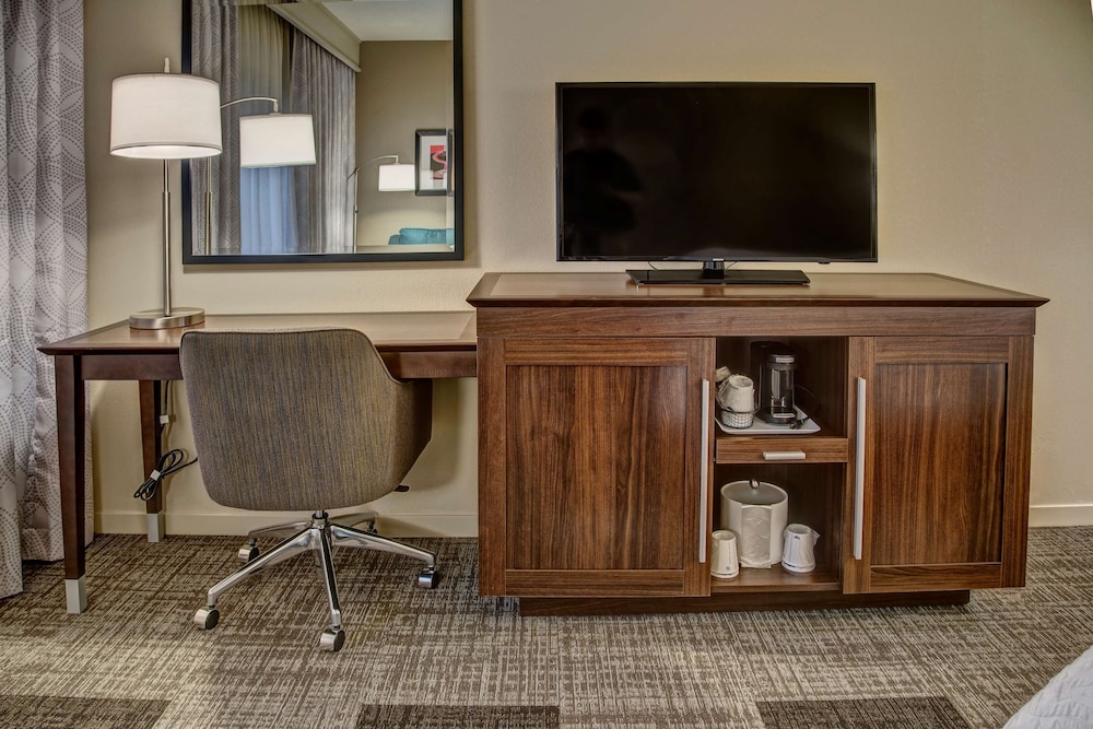 Hampton Inn And Suites Nashville Hendersonville 52/54