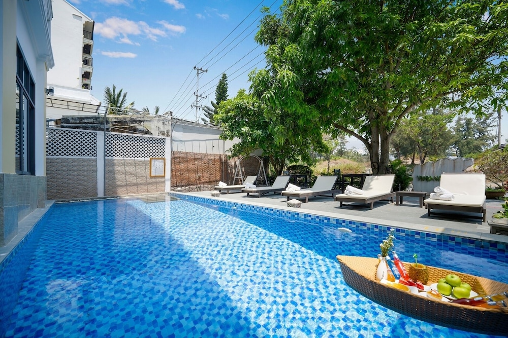 Viet Long Hoi An Beach Hotel 51/53