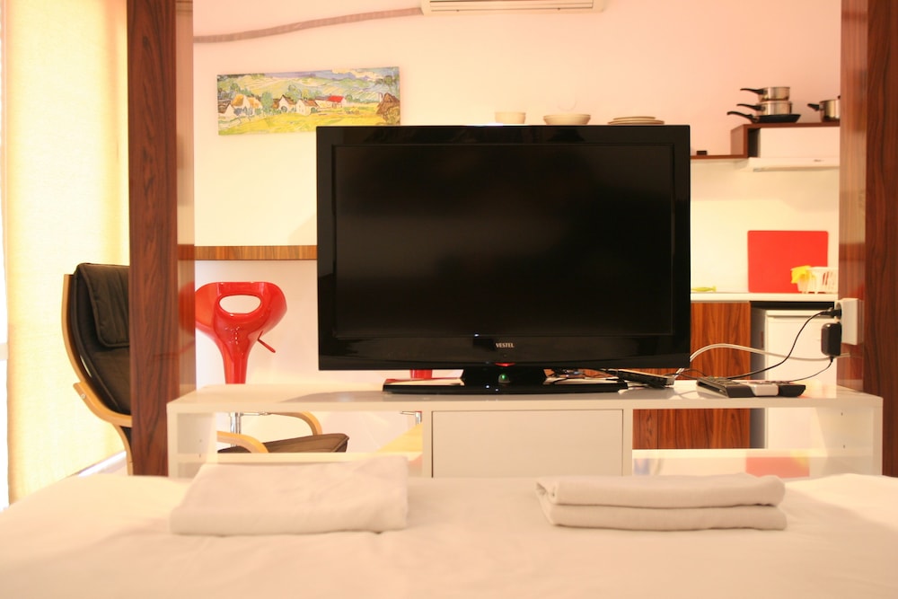 NEW PERA HOTEL 52/59