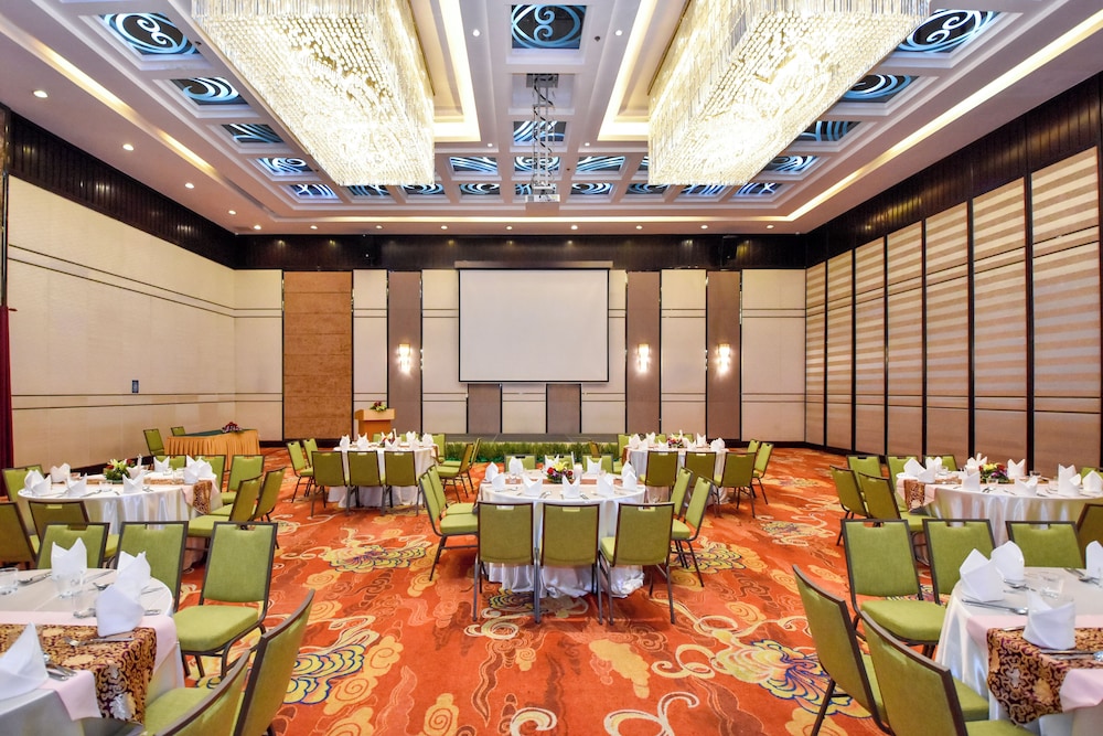 Dara Airport City Hotel & Spa 55/59