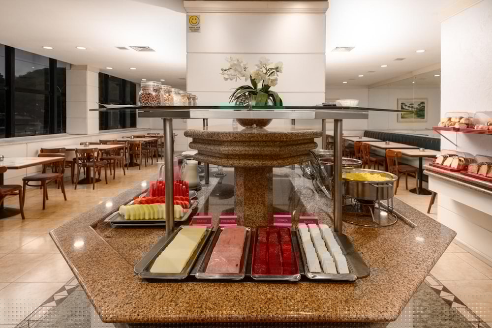 Rede Andrade Vernon Hotel 43/62