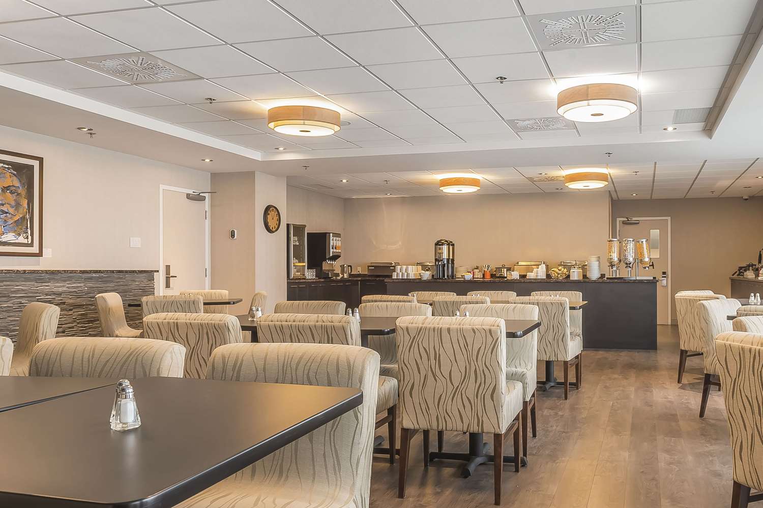 Quality Inn Sept-Iles, Qc 11/18