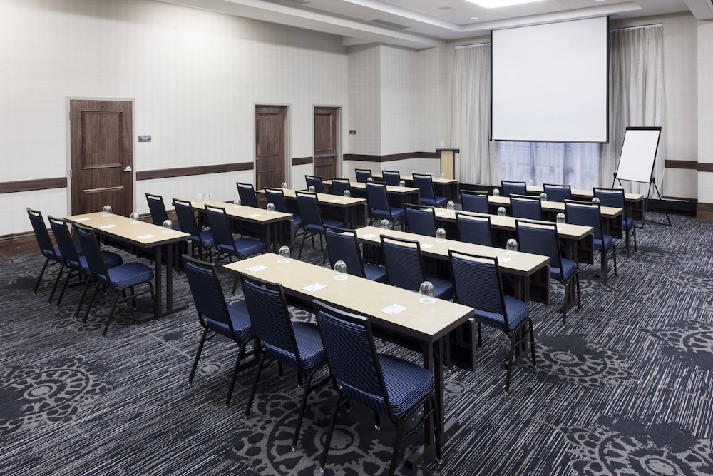 COURTYARD BY MARRIOTT RICHMOND DOWNTOWN 36/39