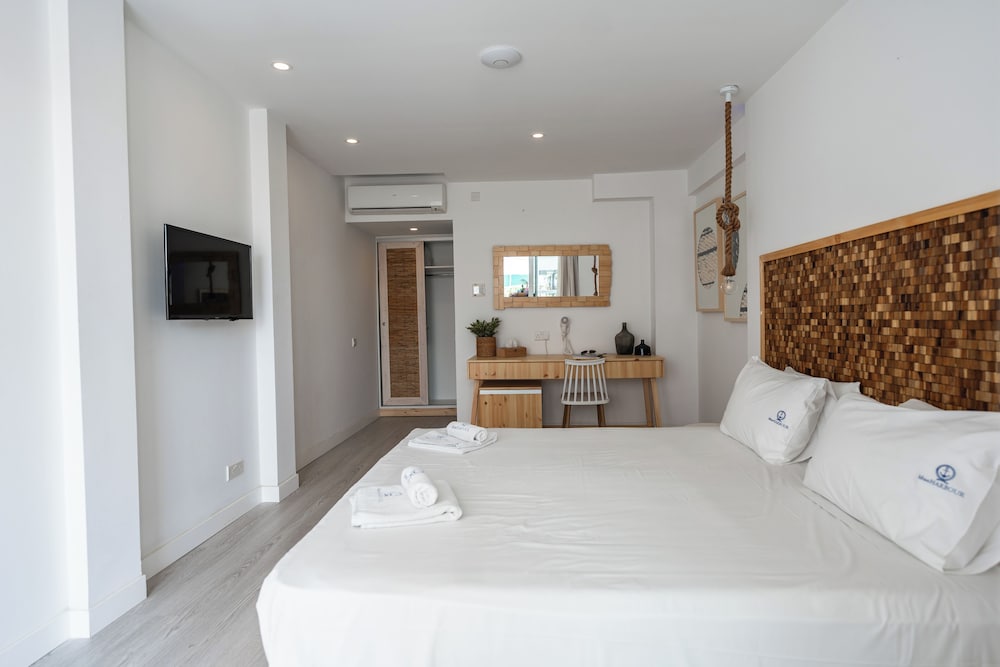 ROOM, KING BED