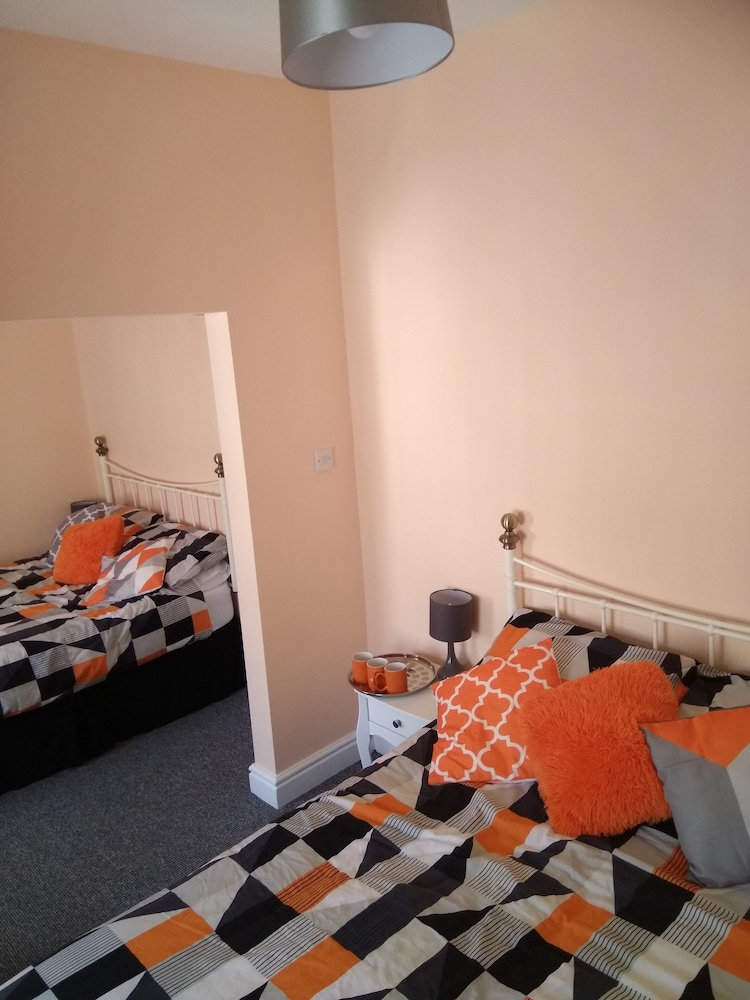 Castleton Hotel 34/45