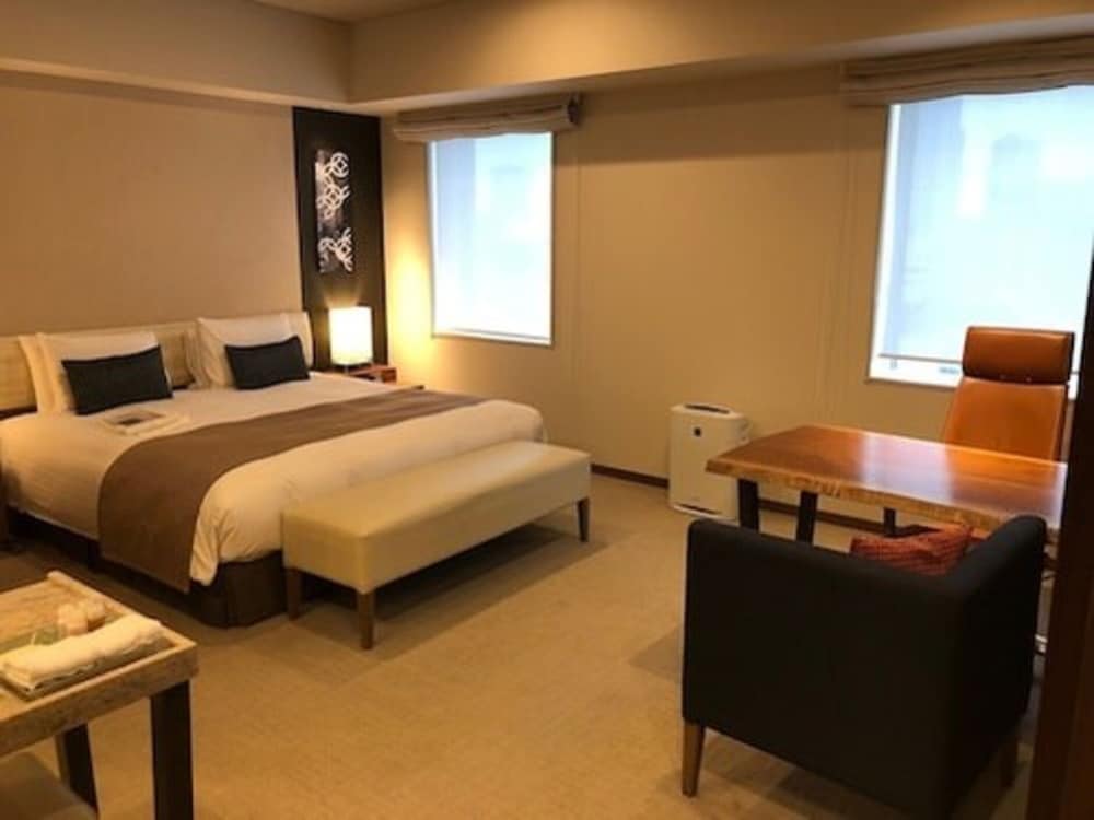EXECUTIVE, DOUBLE BED, LAUNDRY