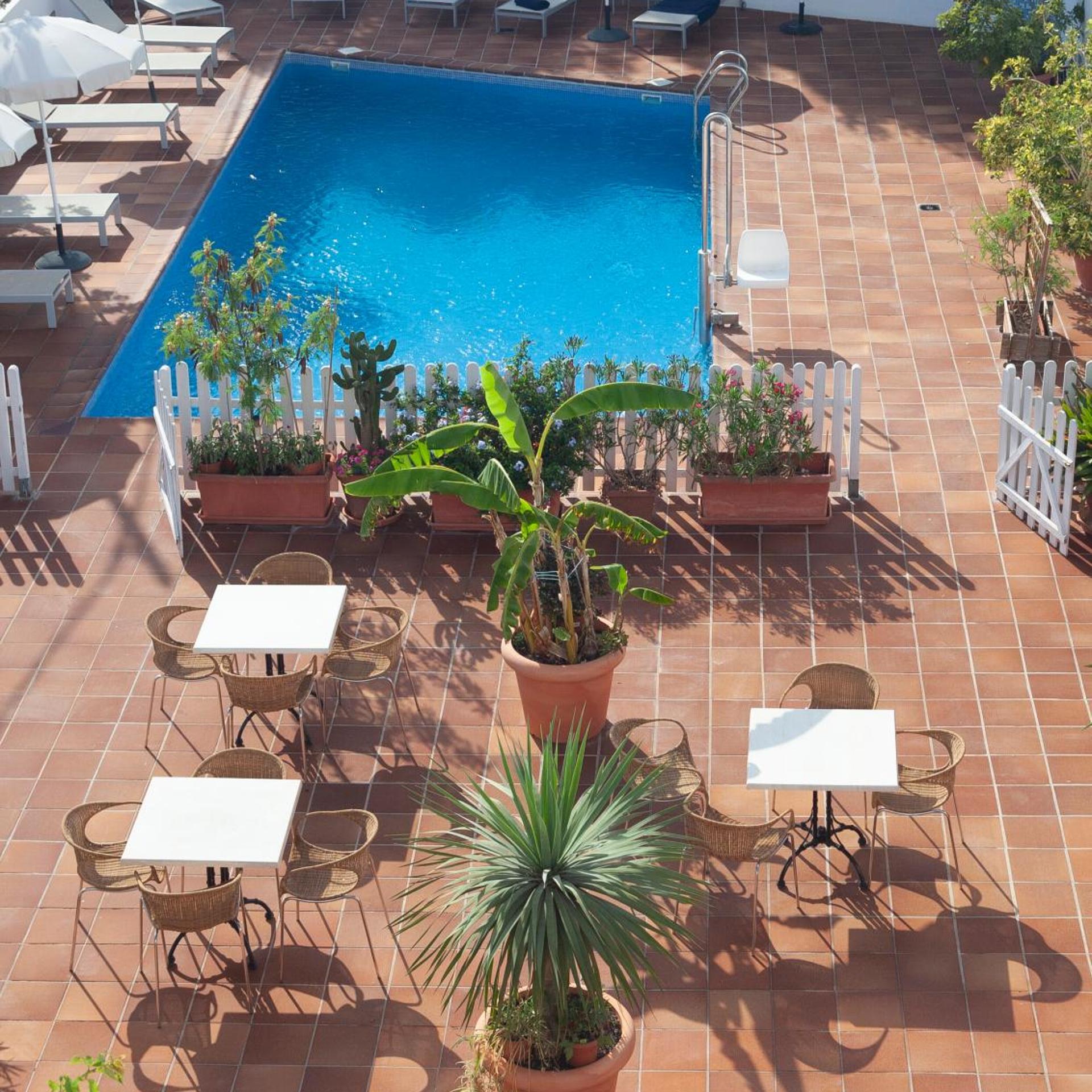 Rocaplana Hostal 42/49
