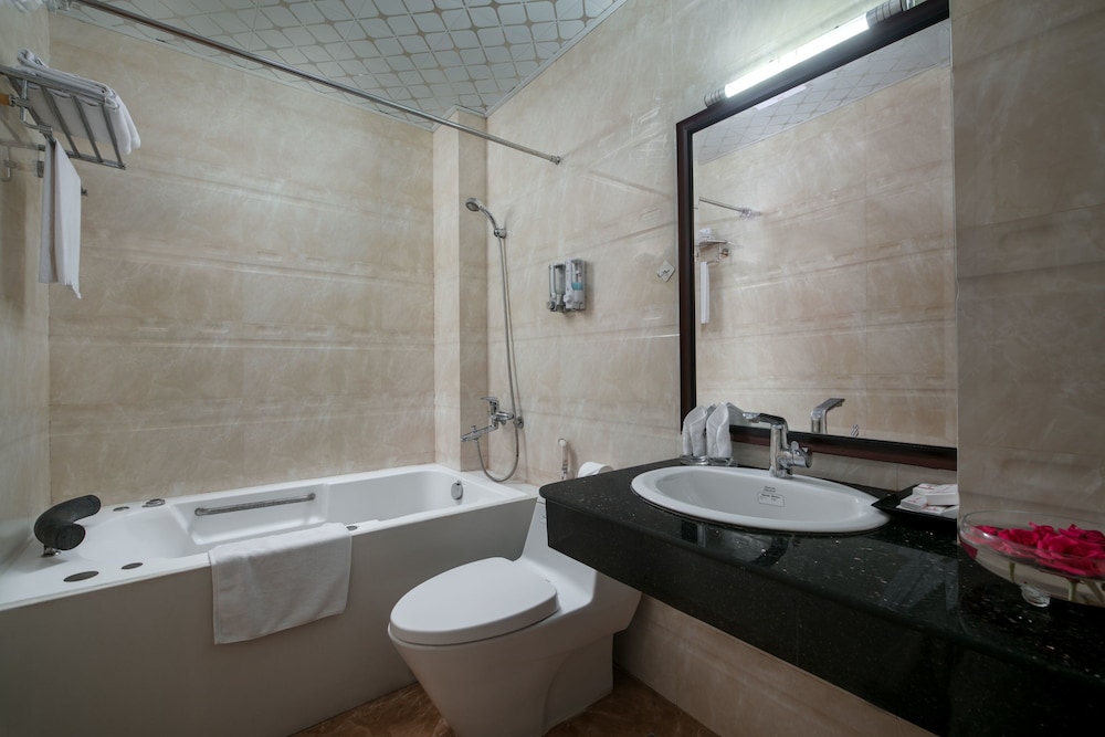 HANOI CHIC BOUTIQUE HOTEL 73/74