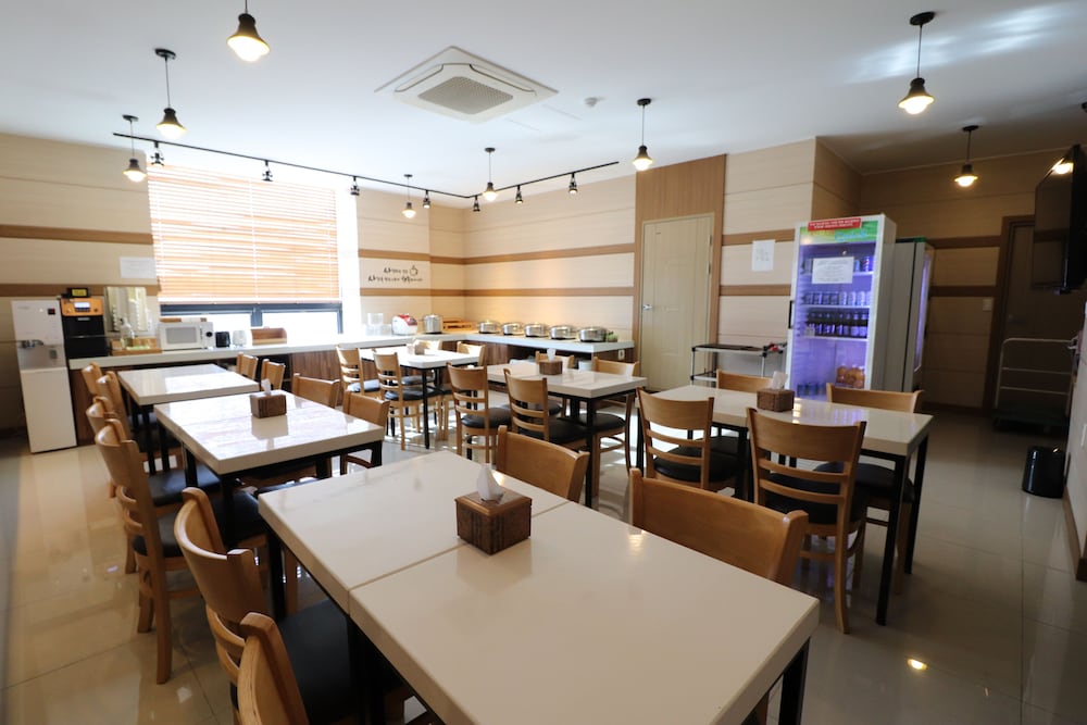 Airport Hotel 35/43