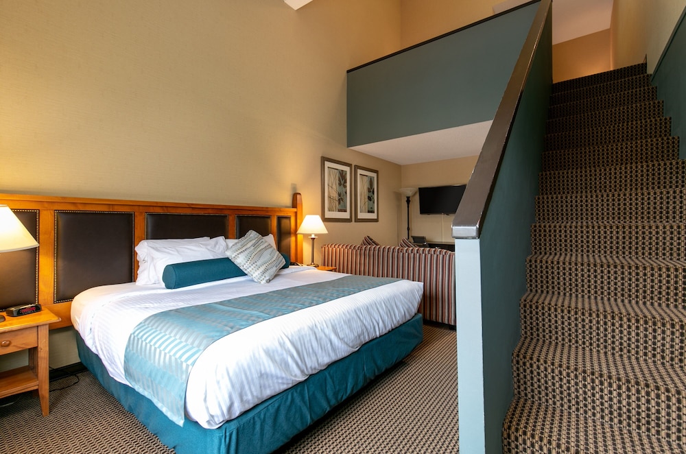 The Blackcomb Lodge 8/27