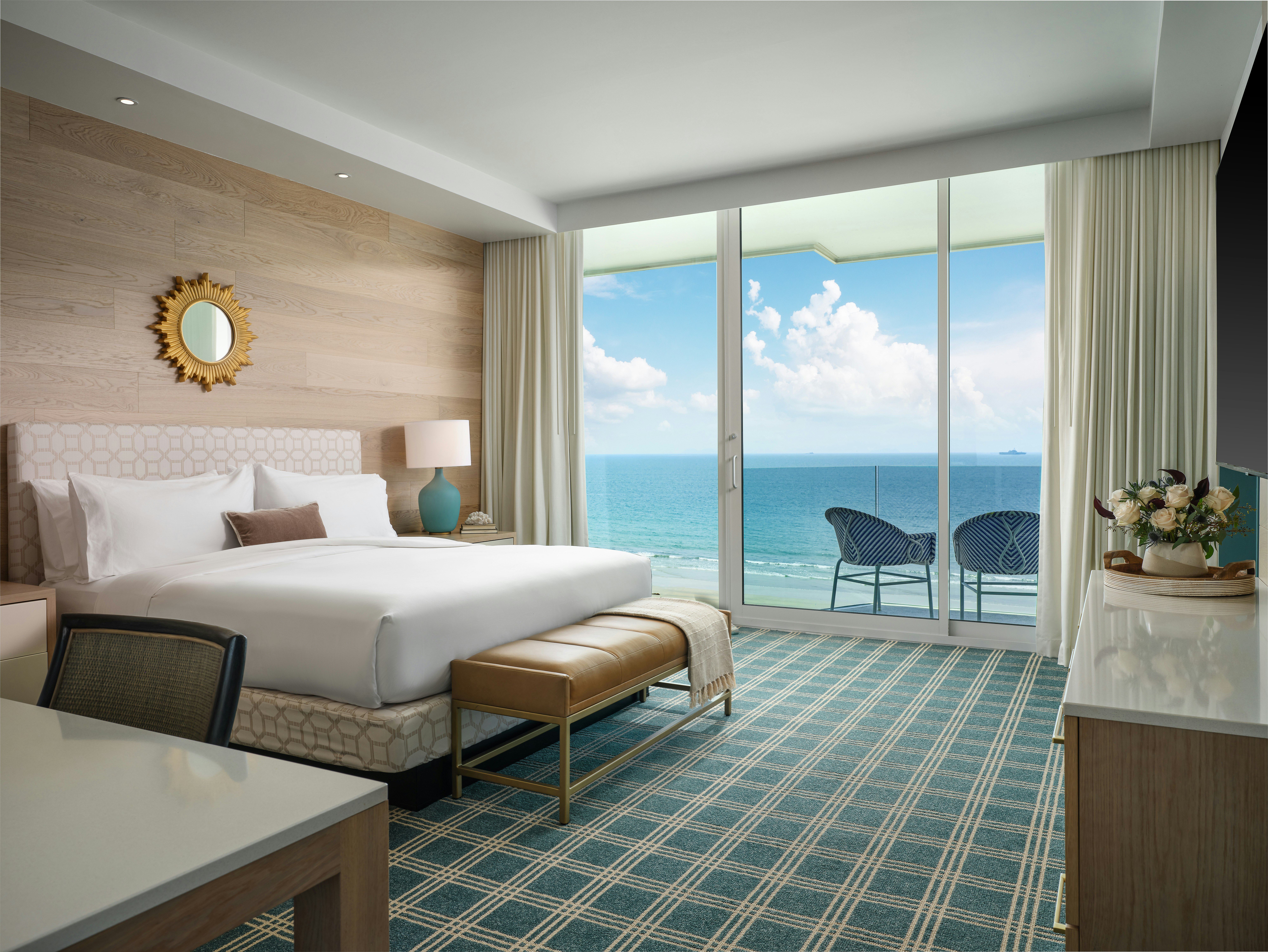 Suite, King Bed, Ocean Front, Accessible