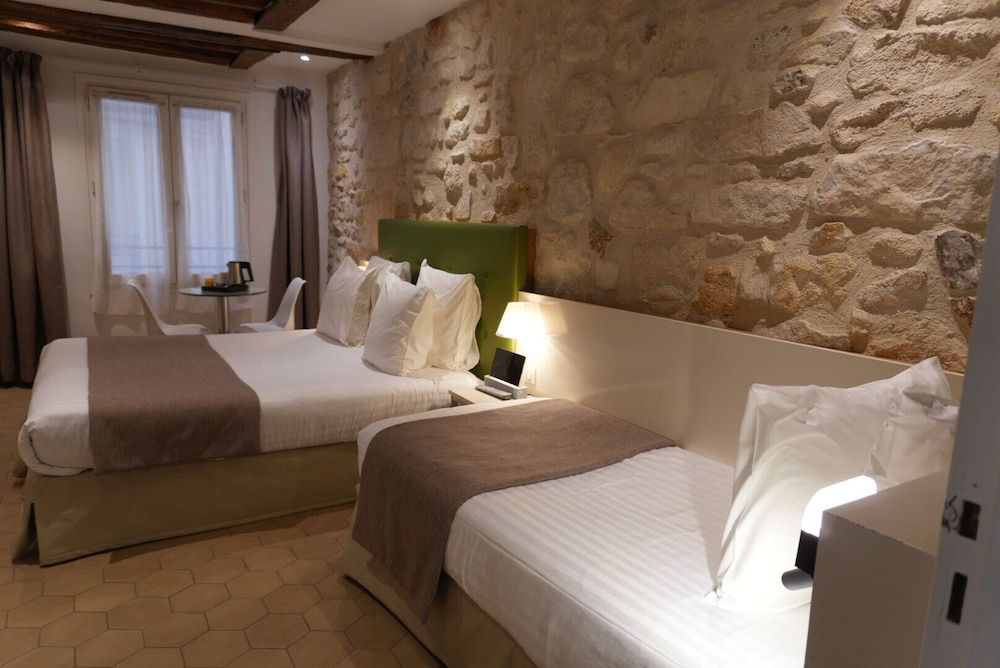 HOTEL DE LA HERSE D'OR 28/67