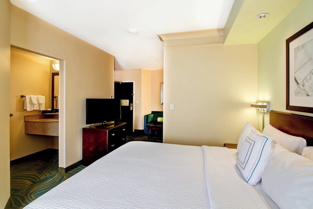 Springhill Suites Fresno 12/46