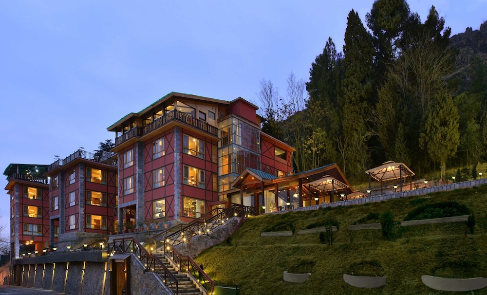 Golden Tulip Srinagar 5/48