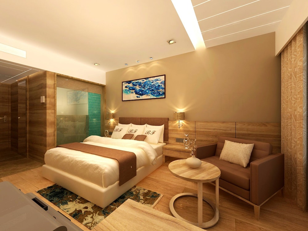 Blu Feather Hotel & Spa 37/69