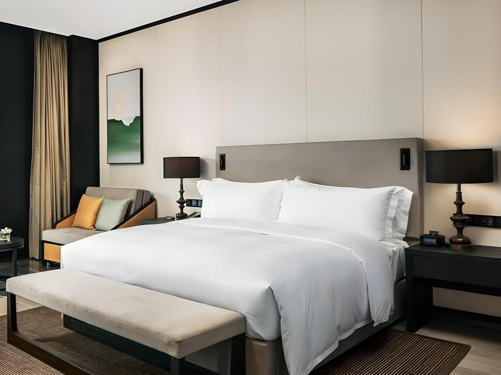 Family, Double Bed, Lateral Side Lake View