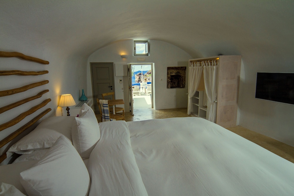 Iconic Santorini 15/73