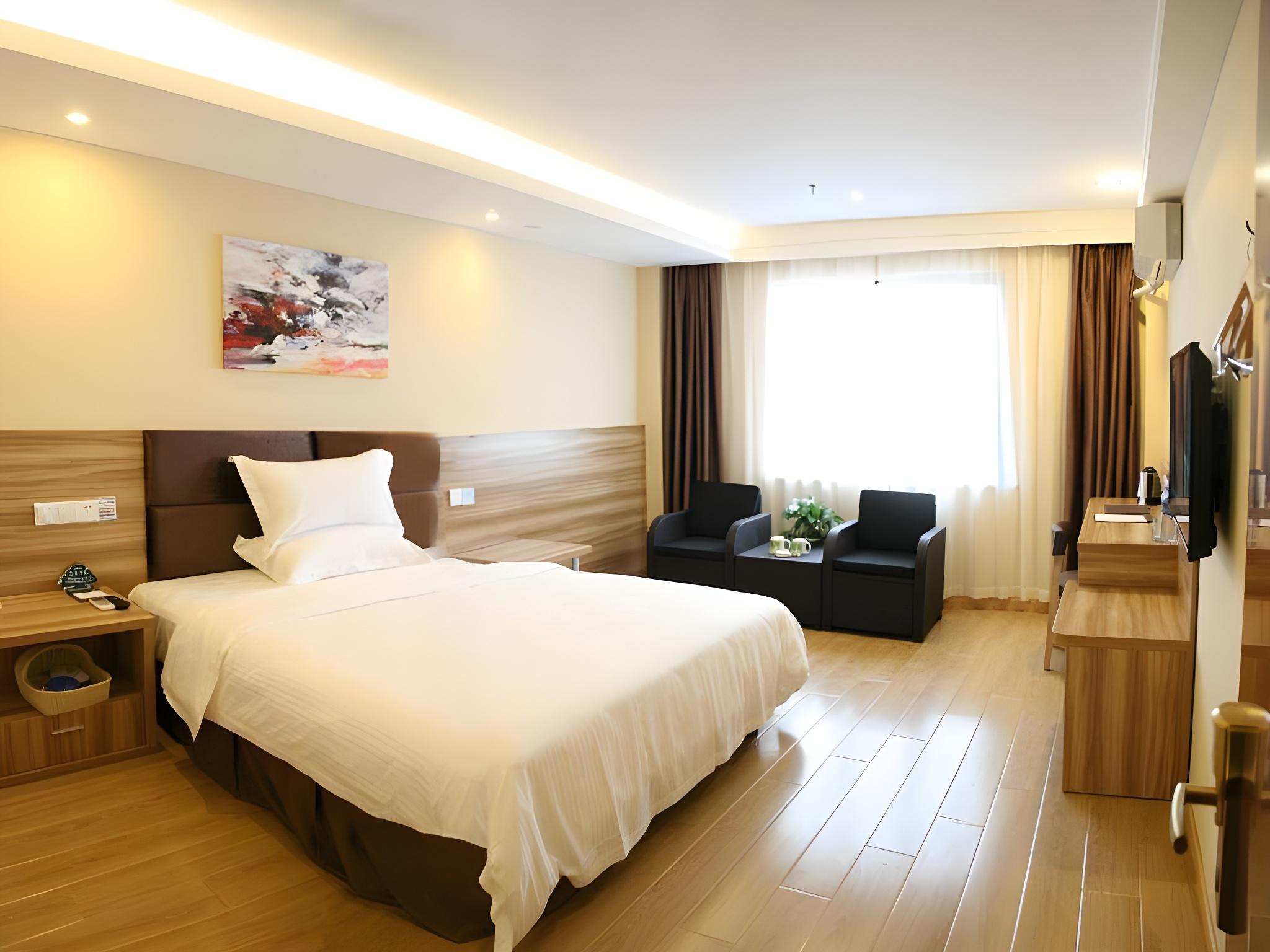 SUPERIOR, QUEEN BED