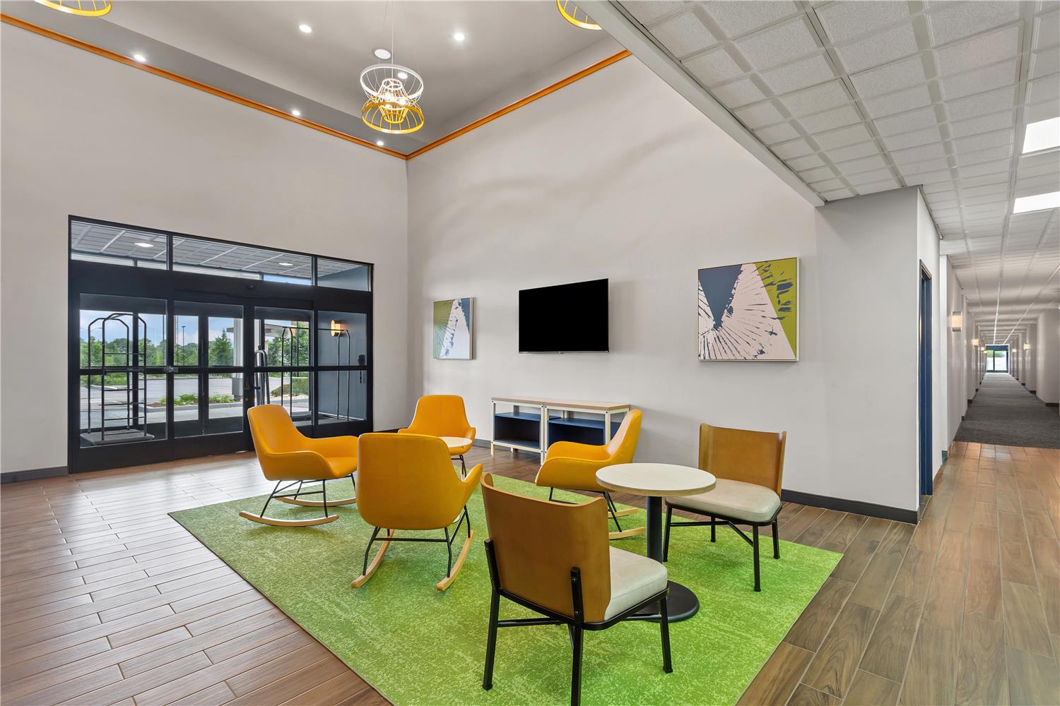 Spark by Hilton Oak Forest 25/48